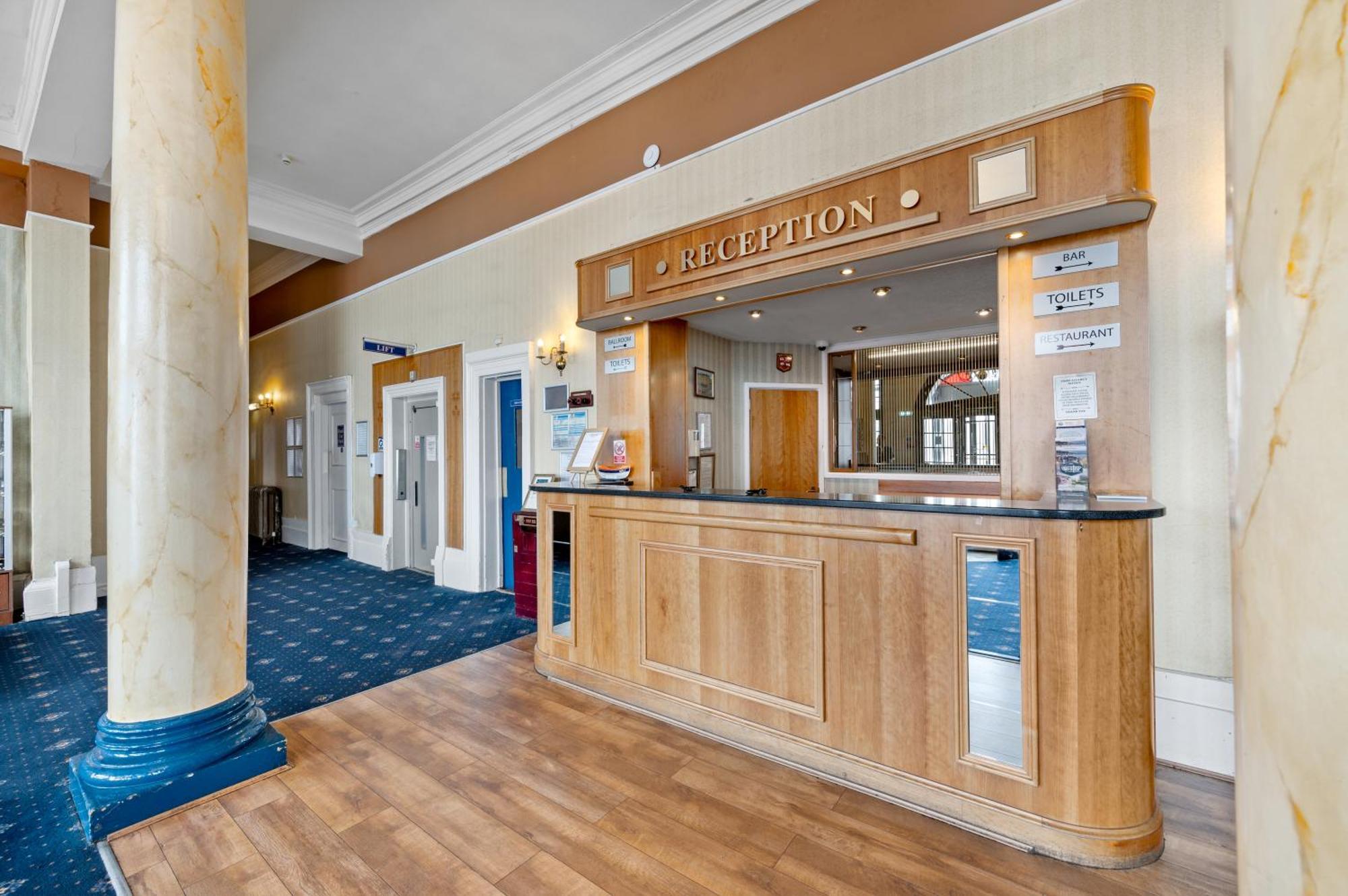 Royal Whitby Hotel Exterior foto