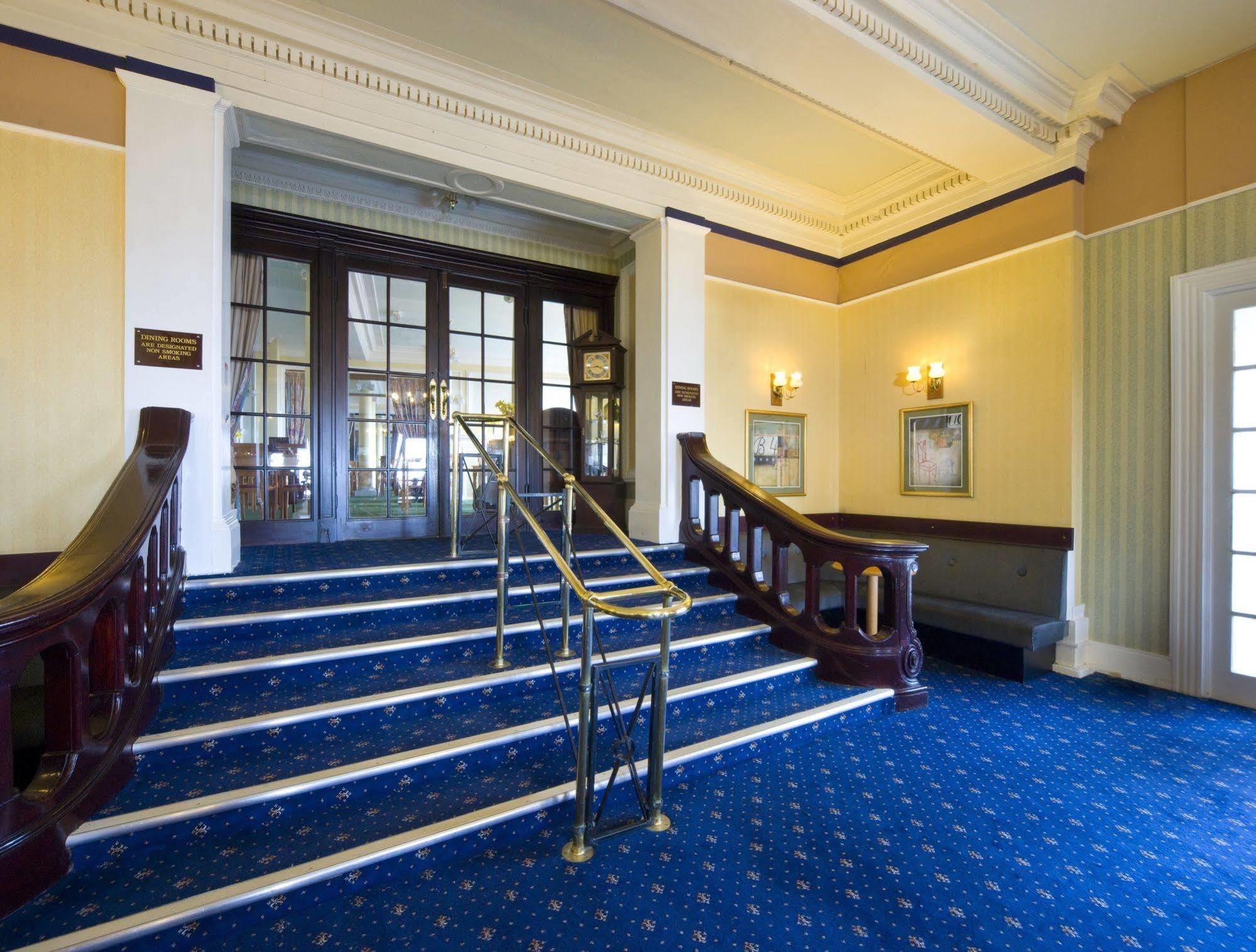 Royal Whitby Hotel Exterior foto